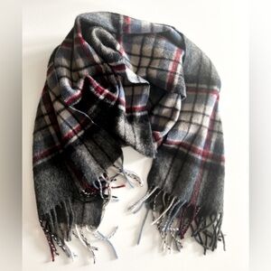 Shepherds Land Plaid 100 % Wool Scarf - Gray and Red